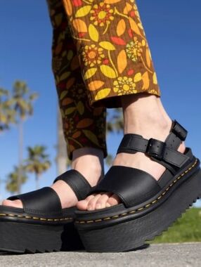 Dr Martens Voss Quad Sandals